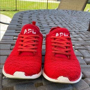 APLs techloom sneaker